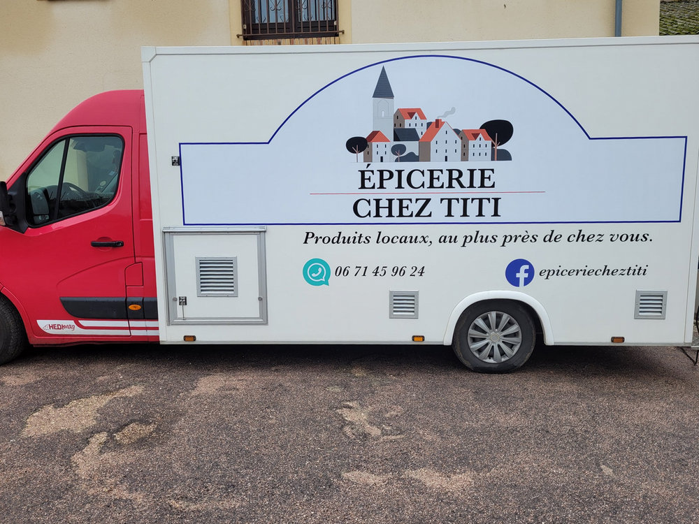 Epicerie ambulante à Brières